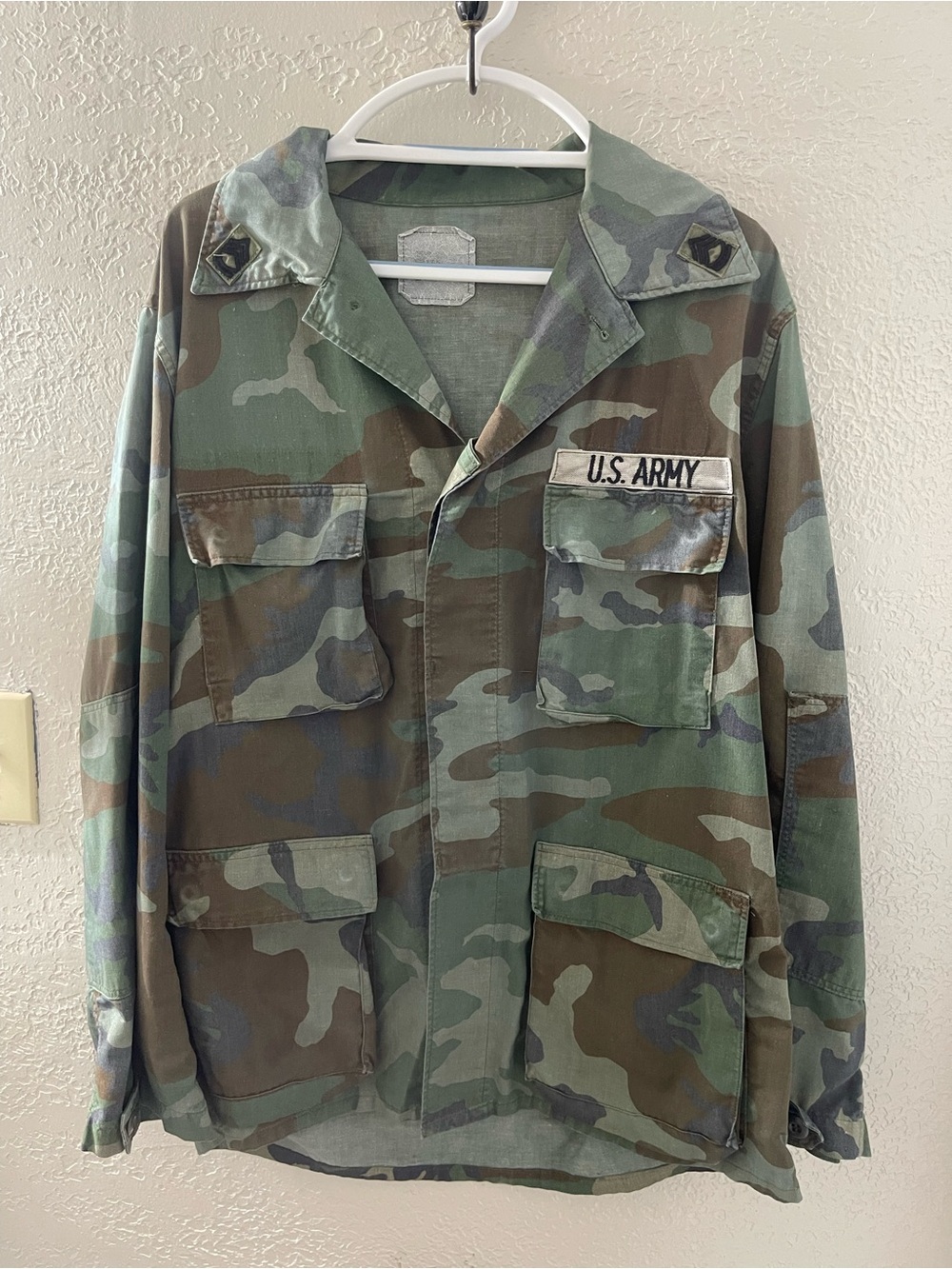 U.S. Army Vintage Men's Camouflage Field Jacket - Green Camo Large